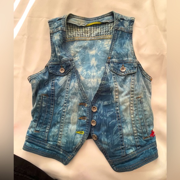 Off brand tie dye jean vest - great condition! Hardly worn - Picture 1 of 3
